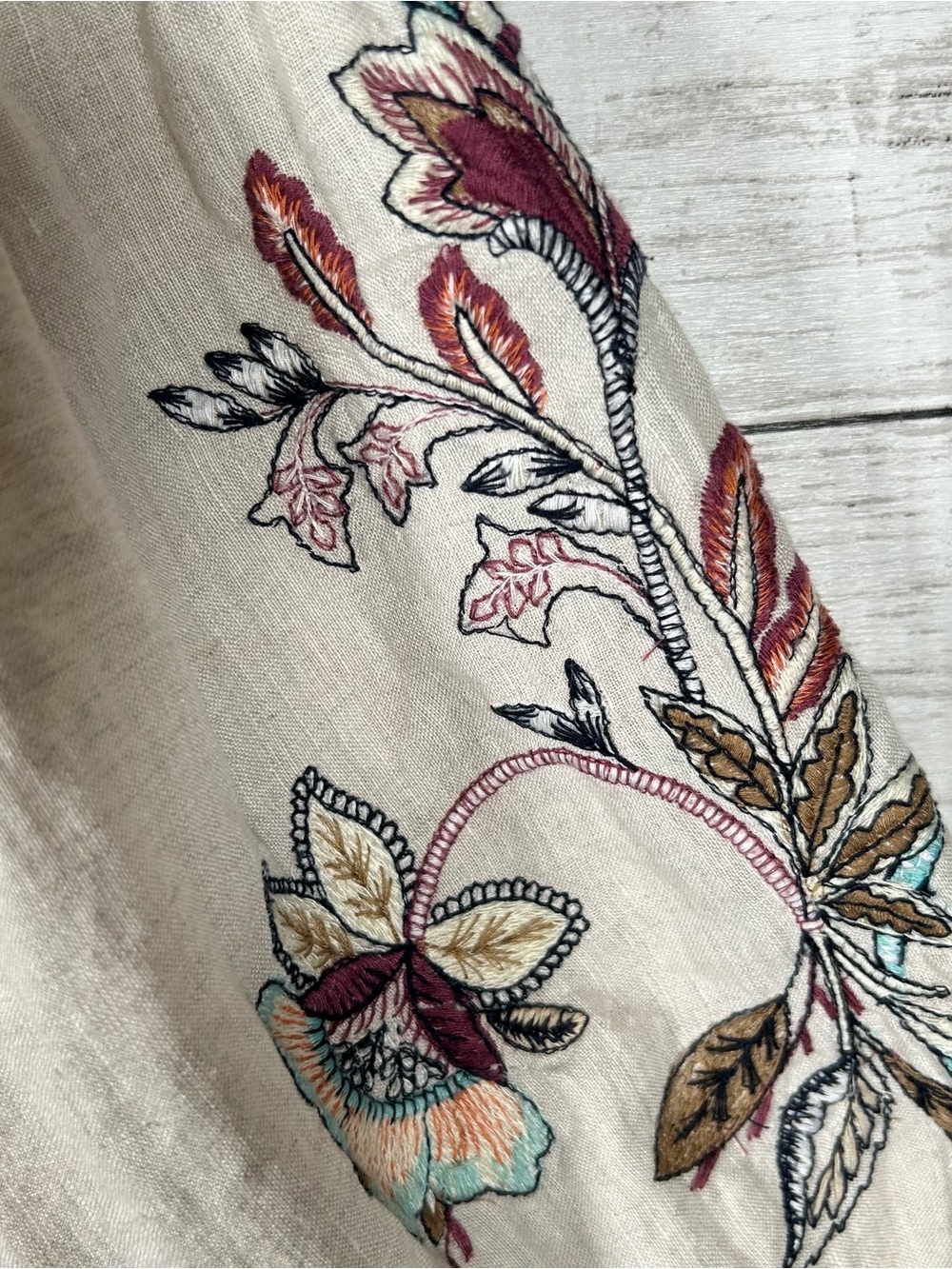 Chico’s 100% Linen Embroidered Boho Blouse Oatmeal Metallic Trim 3.5 XL - Picture 4 of 9